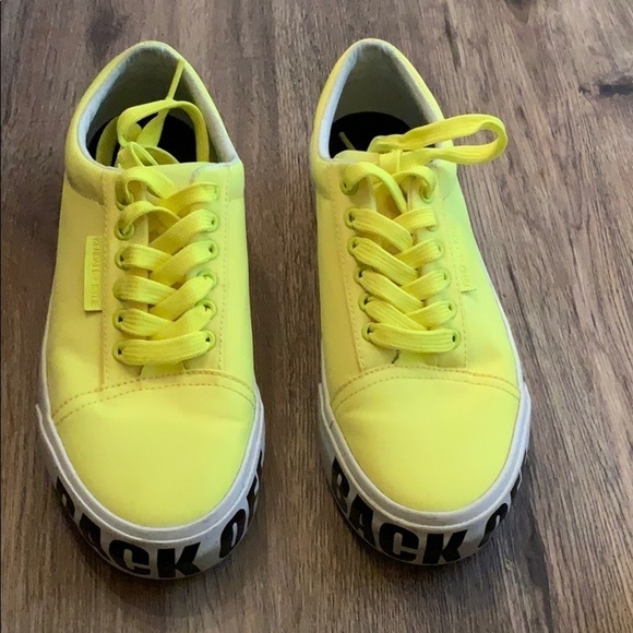 Kendall + Kylie KKMAX BACK OFF sneakers size 7.5M - Picture 1 of 6